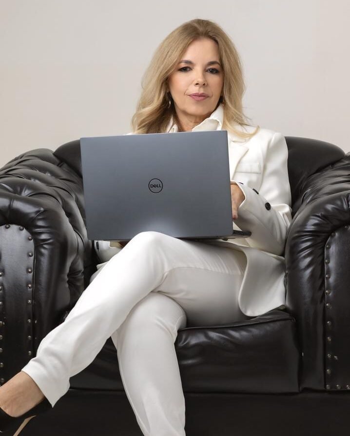 Dra. Aldria Ferreira